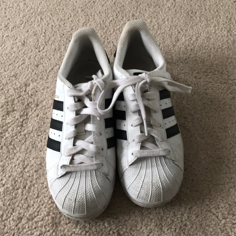 Adidas superstars